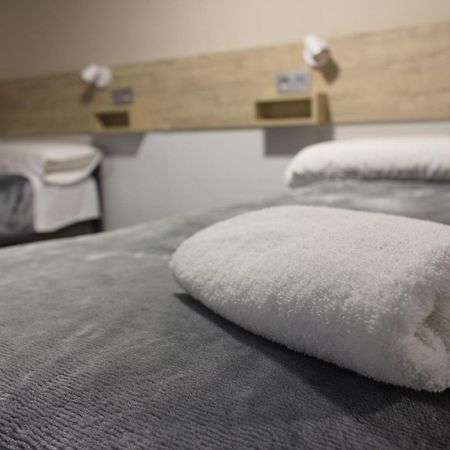 Deluxe Hostels & Suites ميريذا المظهر الخارجي الصورة